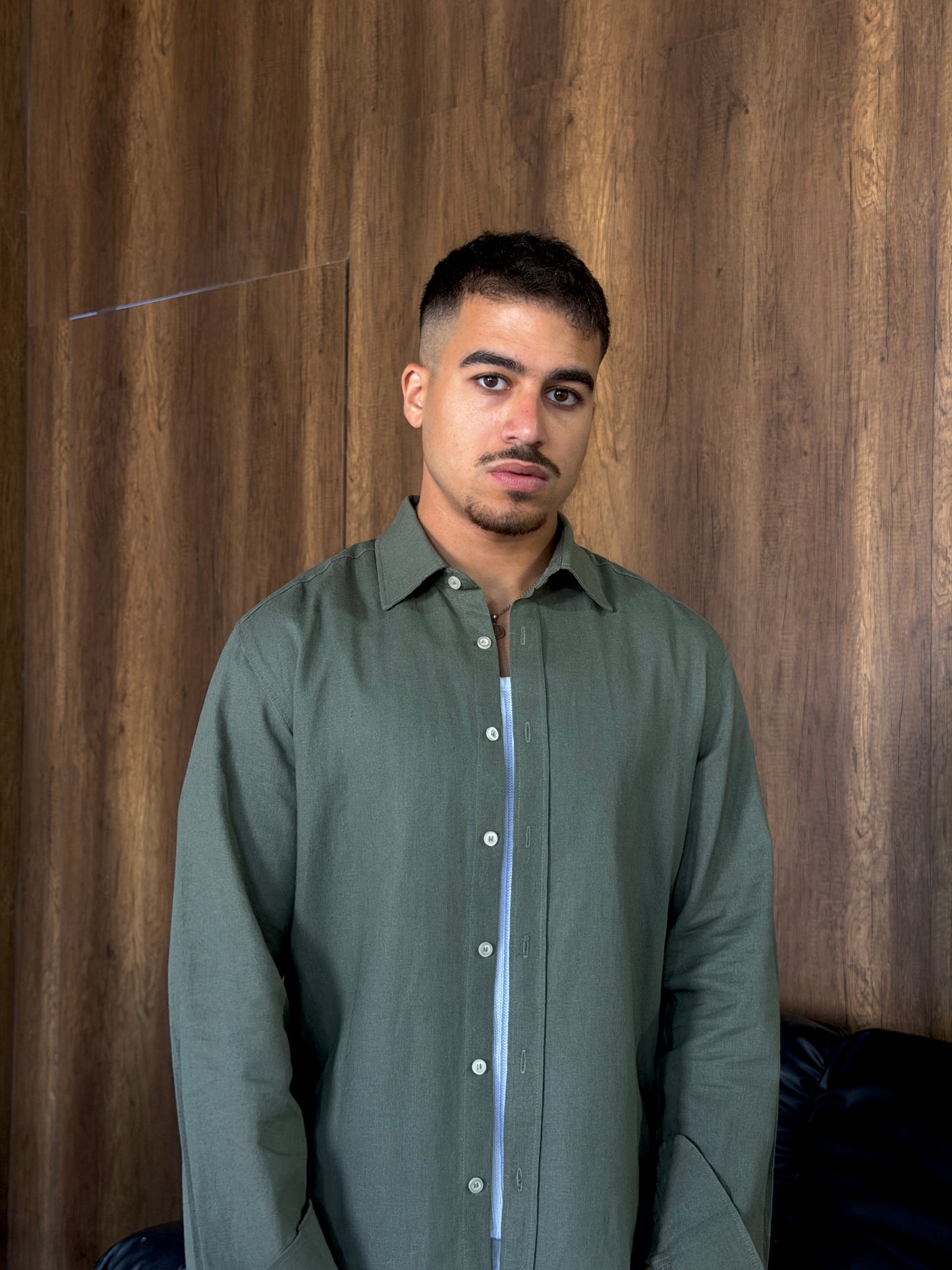 V-Linen Shirt (Olive)