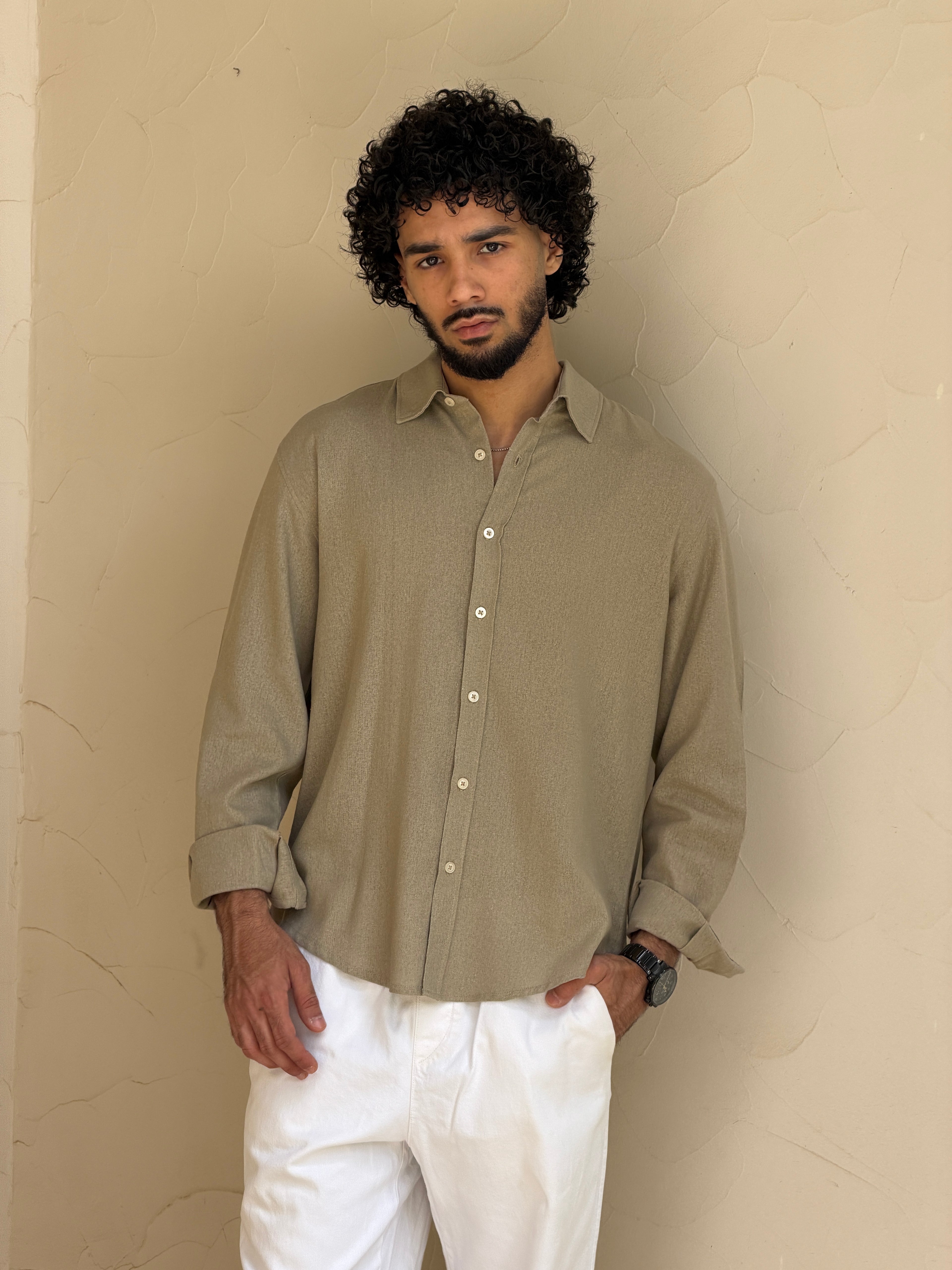 V-Linen Shirt (Beige)